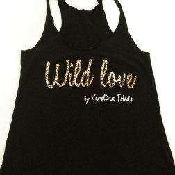 Camiseta Negra Wild Love de Karolina Toledo
